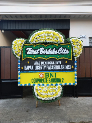Papan Bunga Duka di Sabungan Sipabangun