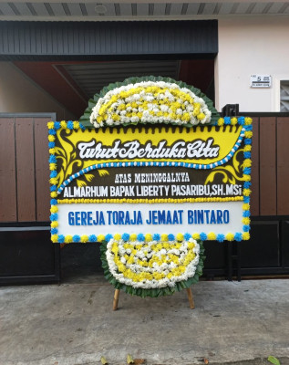 Papan Bunga Duka di Sabungan Sipabangun