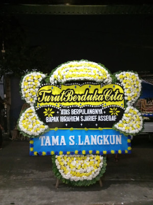 Papan Bunga Duka di Sabungan Sipabangun